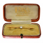 15ct GOLD and Platinum Diamond Set Bar Brooch / Tie Bar. Click for more information...