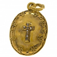 15ct GOLD Victorian Memorial Locket with 8 Diamonds. Click for more information...