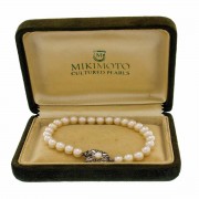 27 Cultured Akoya Type Pearls Bracelet. Click for more information...