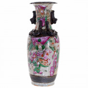 Qing dynasty. Chinese. Vase. Click for more information...