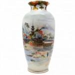 Hand Painted Japanese Vase. Click for more information...